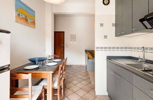 Cinque Terre House | Monterosso is the most comfortable village of the Cinque Terre for your holidays, La Tana del Polpo will allow you to reach the beach in just 5 minutes by foot. The large bedroom can accommodate up to 4 people and the kitchen will allow you to cook and e