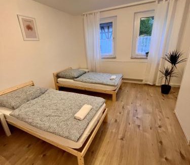 Fuldatal Apartment | Monteurunterkunft Simmershausen bei Kassel Einzelbetten, Parken, Waschen, Wifi