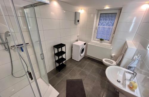 Fuldatal Apartment | Monteurunterkunft Simmershausen bei Kassel Einzelbetten, Parken, Waschen, Wifi