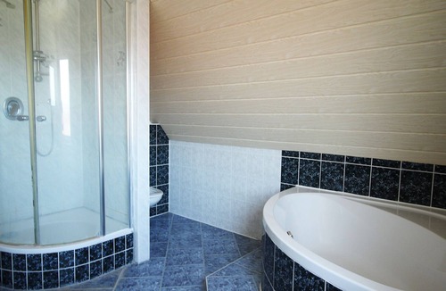 Suppingen Apartment | Monteurwohnung Bw06, 85qm mit 4 Schlafräume für Max. 8 Personen