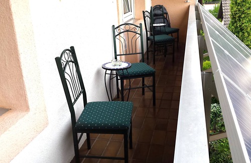 Pirmasens Apartment | Monteurwohnung with balcony and WLAN 73qm