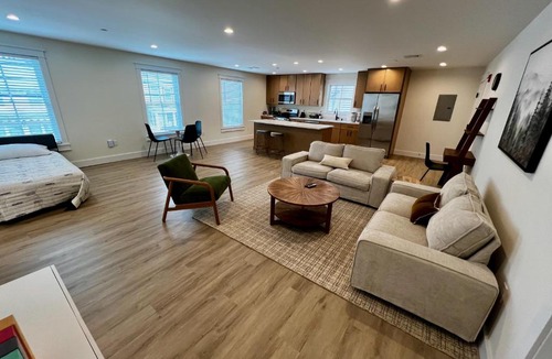 Montgomery Apartment | Montgomery Modern Luxury Stays