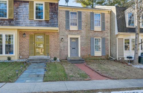 Montgomery Village House | Montgomery Village Townhome with Patio 27 Mi to DC!