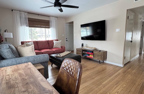 Oak Creek House | Monthly Discount! Comfy 3BR Close to Everything!