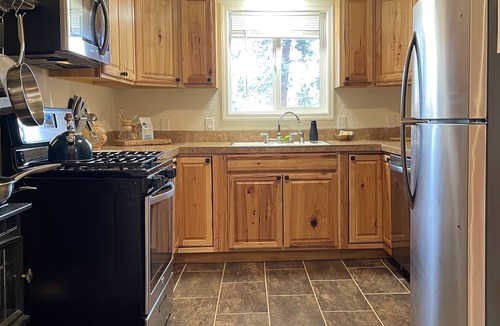 Orchard District House | Monthly Pet-Friendly Midtown House, fast WiFi, A/C
