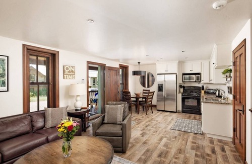 Snowmass Village House | Monthly Rates! Cozy Cabin Getaway Near Aspen and Snowmass, Master Bed A/C