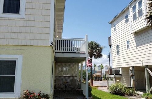 Surf City Apartment | Monthly winter rates. Ground floor. Heart of Surf City. 515 N. Shore Dr. Apt. #3