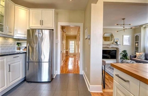 Cote-Des-Neiges—Notre-Dame-De-Grace Apartment | Montreal ~ Cozy & Chic City Condo