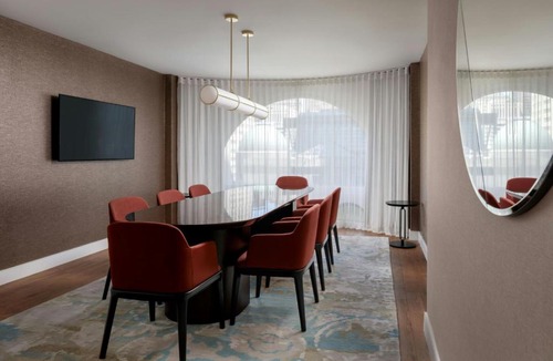 Downtown Montreal Hotel | Montreal Marriott Chateau Champlain