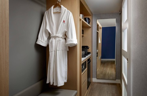 Downtown Montreal Hotel | Montreal Marriott Chateau Champlain