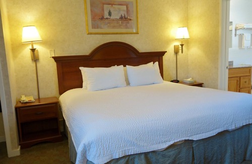 Great Barrington Hotel | Monument Mountain Motel