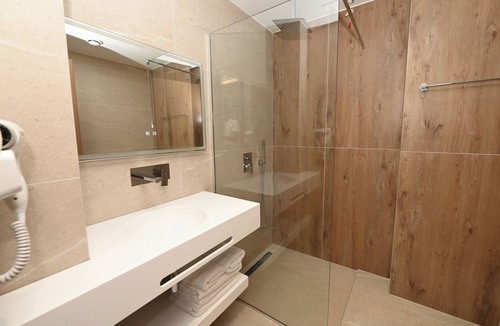 Ksamil Hotel | Monun Hotel