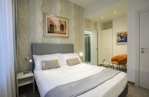 Monza House | Monza City Rooms & Studios