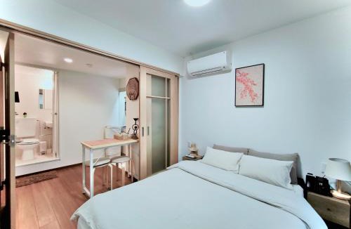 Adachi Apartment | Moon Hotel