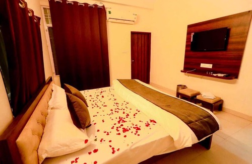Jagatpura Hotel | MOON LAND HOTEL