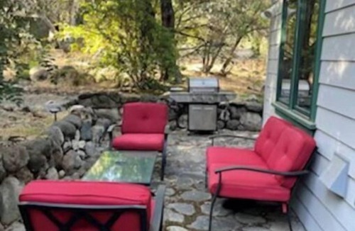 Three Rivers Cottage | Moon River Cottage Loft River Access Fireplace Peaceful Near Sequoia