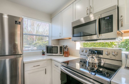 North Bend House | Moon River Suites 1 - on River, Private Hot Tub, No Flood Impact