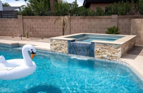 North Mountain House | Moon Valley-Pool Spa Foosball Ping Pong PutPut