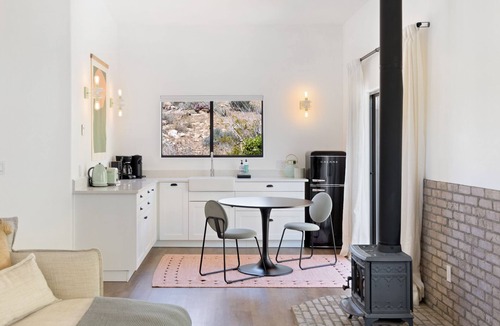 Joshua Tree House | Moonbeam Mountain - Stylish Home w/Private Boulders and Hot Tub