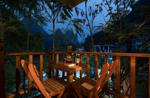 Ten Mile Gallery Hotel | Moondance Hotel