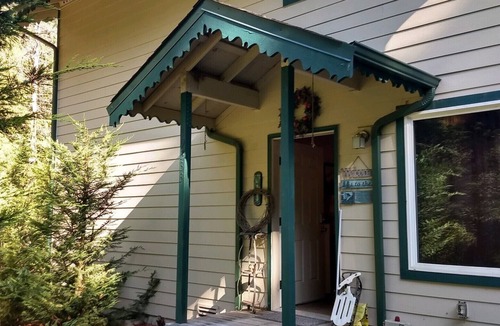 Index House | Moondance lodge is a place you can go and relax and access the outdoors
