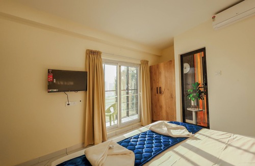 Kakkanad Hotel | MOONIC DAYS