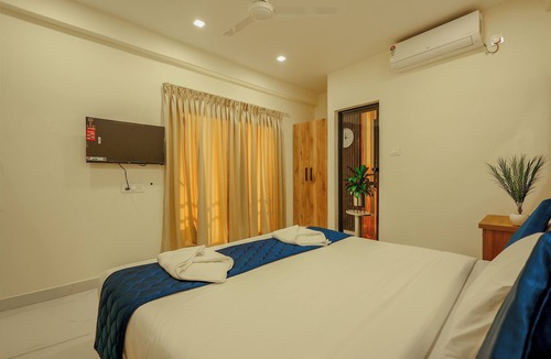 Kakkanad Hotel | MOONIC DAYS
