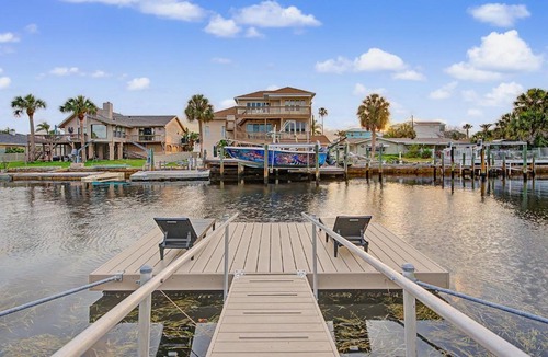 Port Richey House | Moonlight Bay