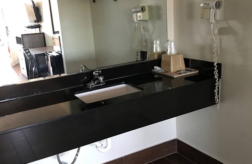 Jersey Village Hotel | Moonlight Inn