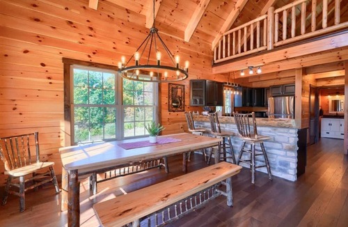 Logan Cabin | Moonlight Meadow @ Hocking Hills