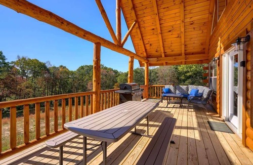 Logan Cabin | Moonlight Meadow @ Hocking Hills