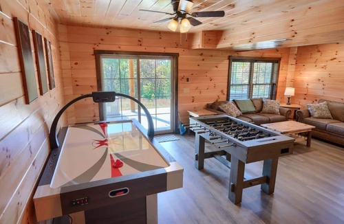 Logan Cabin | Moonlight Meadow @ Hocking Hills