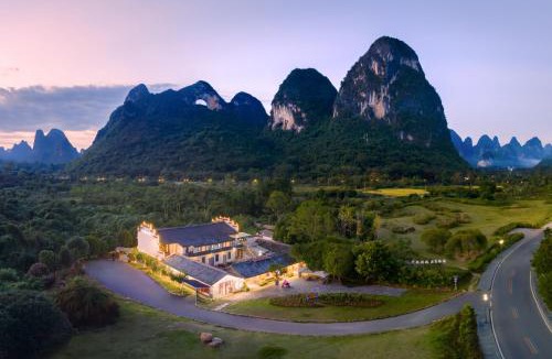 Ten Mile Gallery Cabin | Moonlit Cloud Inn Yangshuo Yulong River