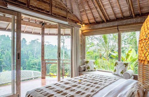 Melayang Cabin | Moonlit Jungle