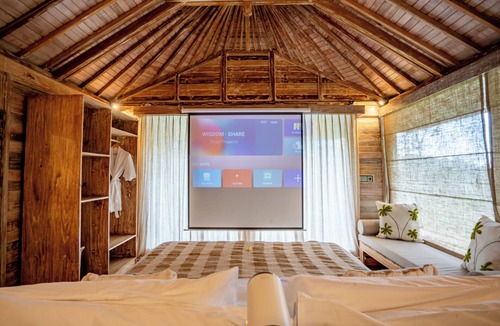 Melayang Cabin | Moonlit Jungle