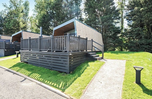 Great Houghton Cottage | Moonlit Skylight Lodge - Billing Aquadrome