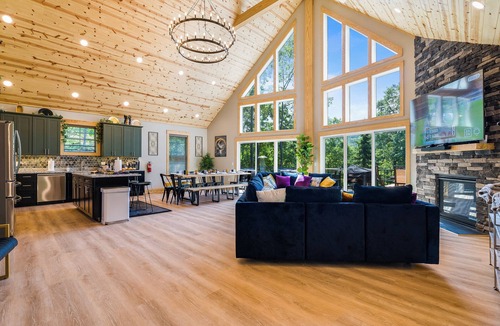 Massanutten Ski Chalet | Moonstone Escape - Managed by Gr8Escapes