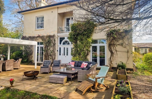 Bromsash Villa | Moonstone Villa - Eight Bedroom Villa, Sleeps 18