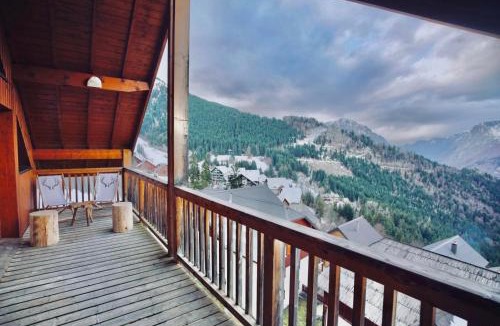 Oz Ski Chalet | Moontain Lodge