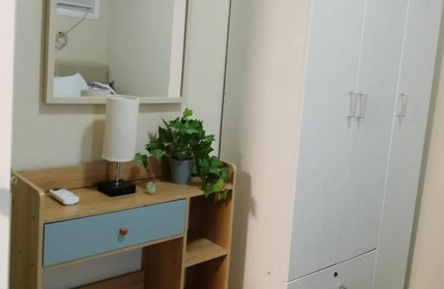 Barangay 29 Hotel | Moore HQ 1BEDROOM Avida Tower 2