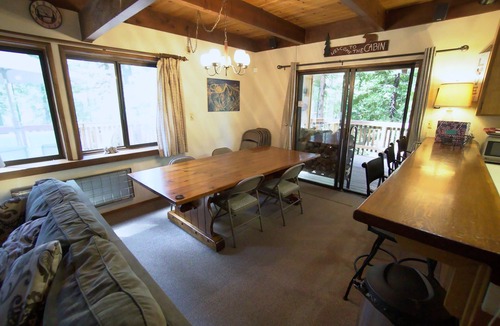 Arnold Cabin | Moore Paradise ~ Pool Access!