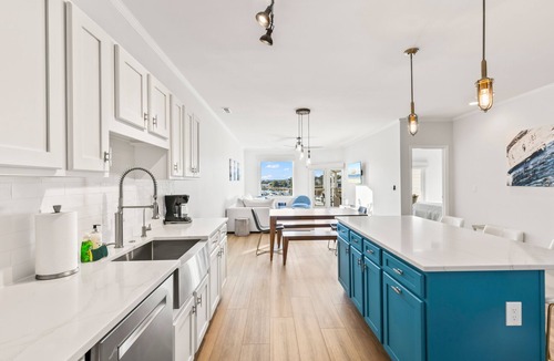 Isle of Palms Villa | Moorings 510 - Yacht View Serenity! Top Floor!