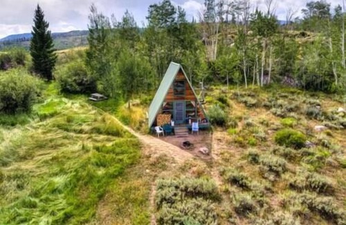 Walden House | Moose Haven Cabin@22 West Cabins 18 miles from Walden, 80 miles from Steamboat.
