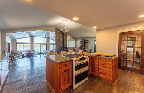 Ely Cabin | Moose Lake Luxury, Sandy Beach, BWCA Access, 3-bedroom lodge in tranquil Ely