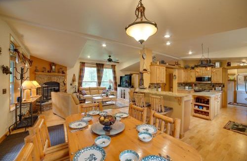 Baring House | 'Moose Lodge' Cabin w/Entertainment Gazebo!