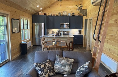 North Penobscot Cabin | Moose Lodge - Mt Katahdin View/Lakefront Lake Millinocket