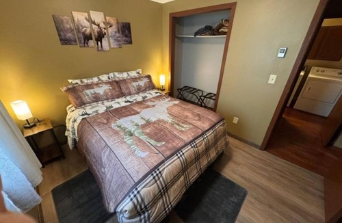 Crosby Apartment | Moose Suite