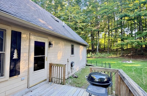 Cadillac Cabin | Moosehead Lodge : 4BR : Cadillac, MI : Caberfae Ski/Golf & SXS/Snowmobile Trails