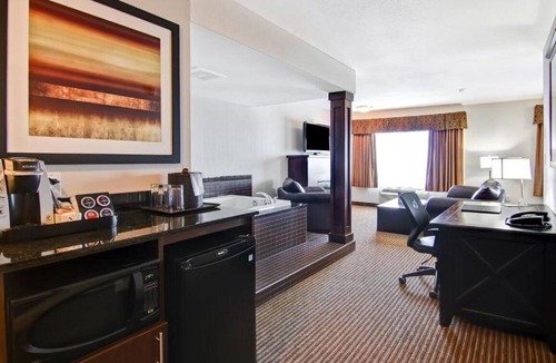 Moosomin Hotel | Moosomin Canalta