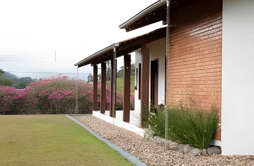 Doutor Pedrinho House | Morada Das Cerejeiras - Espaçosa e Ideal para Pets